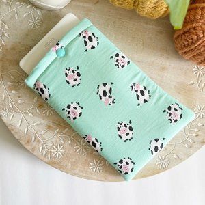 Happy Cow Kindle Paperwhite Padded Sleeve with Snap